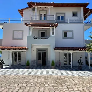 Yard Paradise Hotel